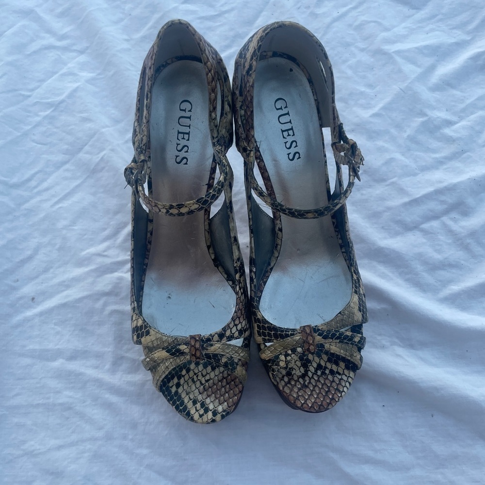 GUESS Faux Snake Skin Open Toe High Heels size 7.5 - Picture 2 of 14